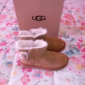 UGG Mini Bailey Fluffy Buckle Boots